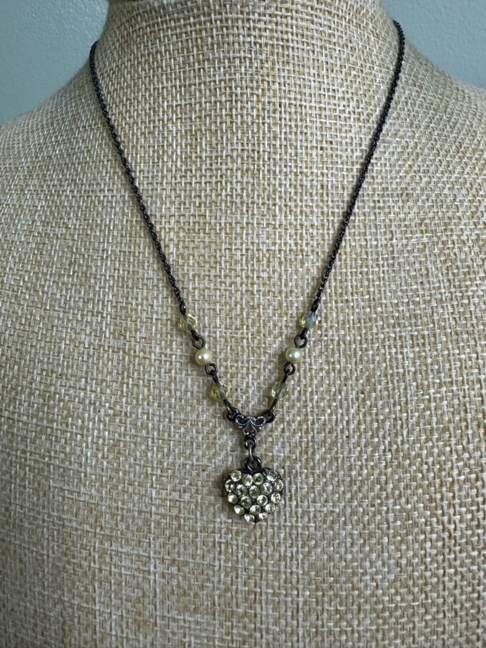 1928 Pale Yellow/Green Crystal Heart Pendant Necklace